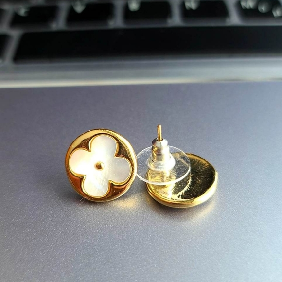 Flower earrings - Picture 4 of 7